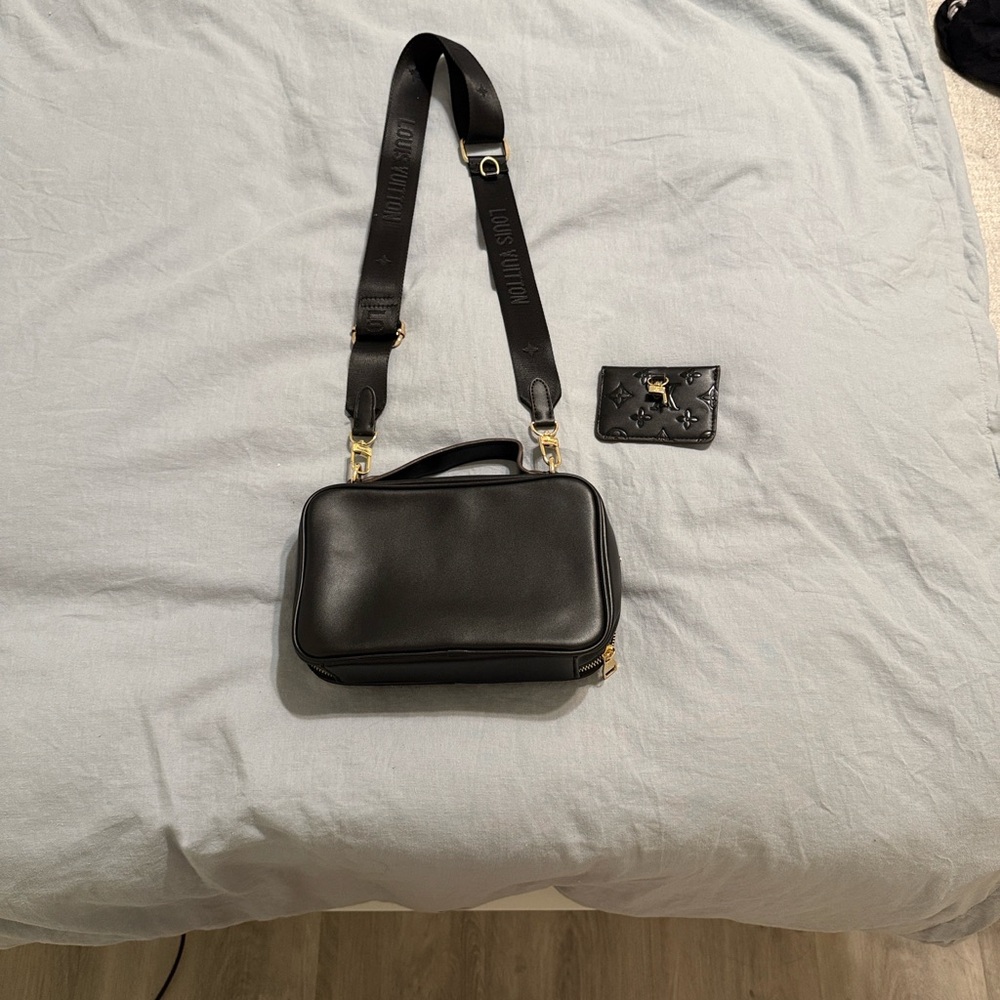 Black utility purse with black strap & gold hardware - Picture 2 of 10
